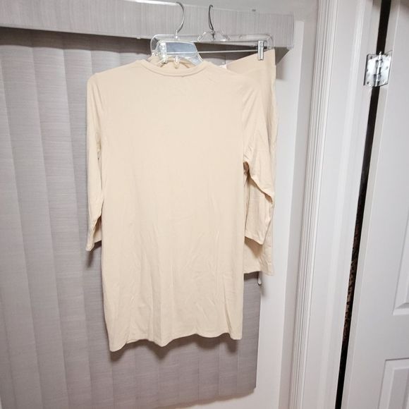 NWT/ NEW YORK & COMPANY ladies 2 piece - Picture 2 of 11